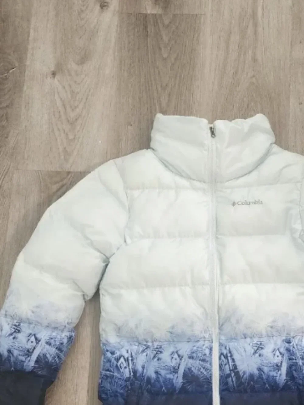 Columbia x Disney Frozen II puffer jacket, kids size Medium (10/12).